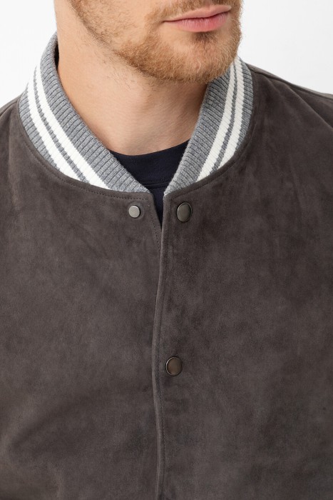 куртка  из италии вид сбоку