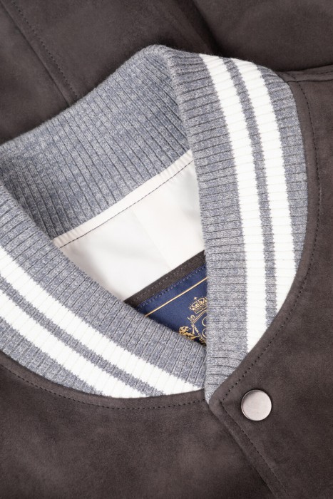 куртка  повседневного стиля с лицевой стороны