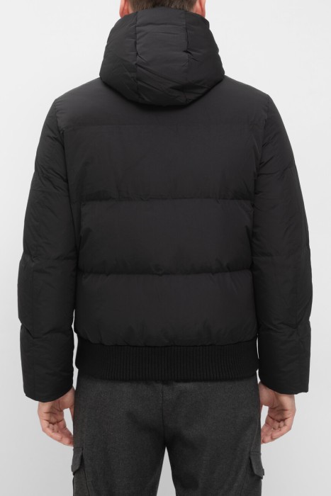 куртка  по цене 42500 руб вид справа