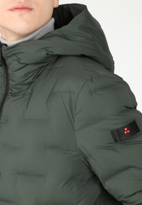 Товар зеленого цвета с внутренней стороны