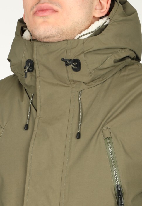 Товар зеленого цвета с внутренней стороны