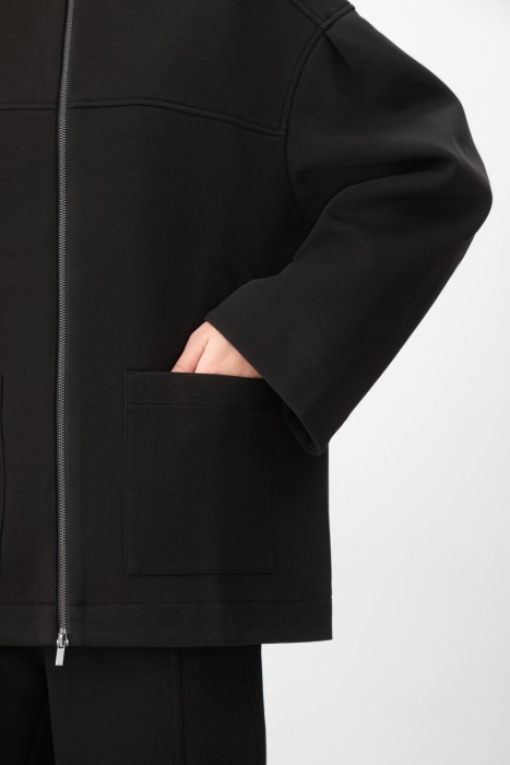 Товар черного цвета с внутренней стороны