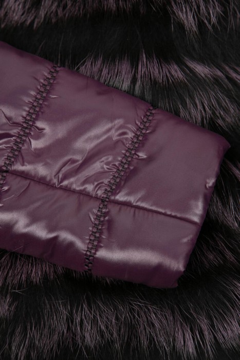 Товар фиолетового цвета с внутренней стороны