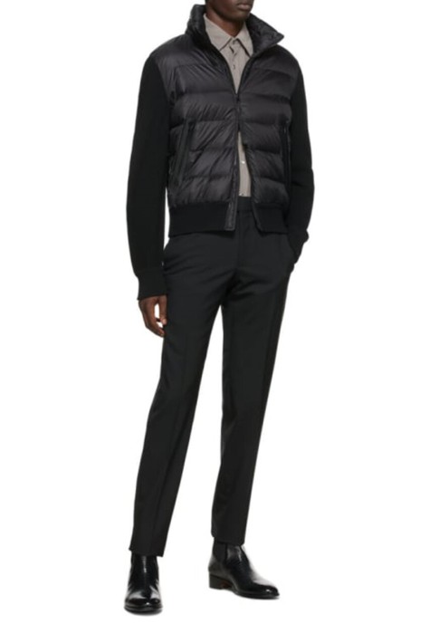 Товар черного цвета с внутренней стороны