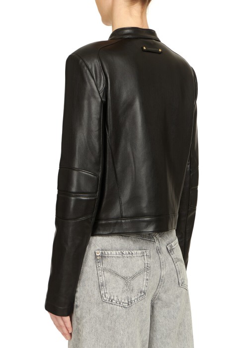 Товар черного цвета с внутренней стороны