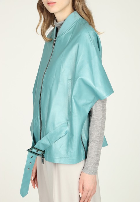 Товар зеленого цвета с внутренней стороны