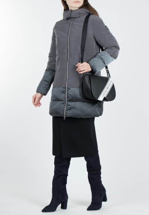 куртка  от бренда ea7 вид слева