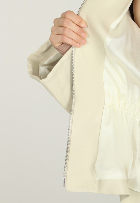 куртка  для взрослого возраста с изнаночной стороны