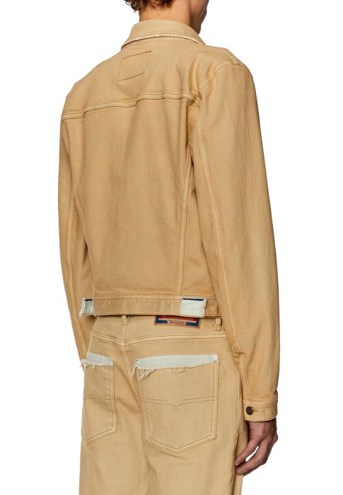 куртка  из проверенных материалов спереди