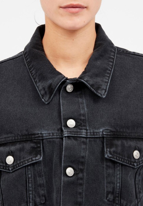 куртка  из проверенных материалов спереди