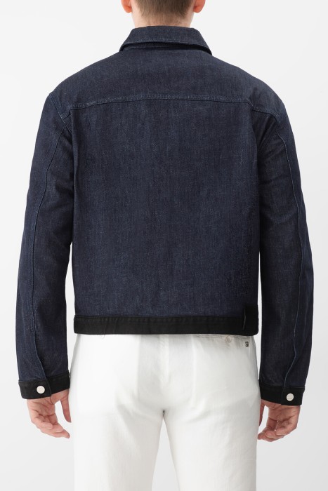 куртка  по цене 250500 руб вид справа