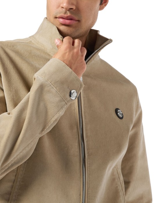 Товар бежевого цвета с внутренней стороны