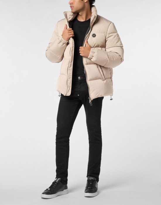 Товар бежевого цвета с внутренней стороны