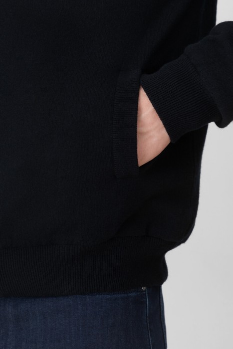 Товар синего цвета с внутренней стороны