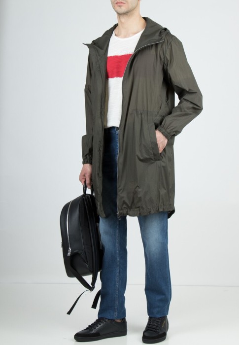 Товар зеленого цвета с внутренней стороны