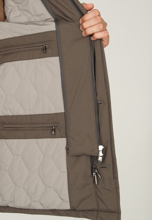 куртка  активного стиля с лицевой стороны