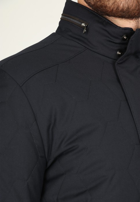 Товар синего цвета с внутренней стороны