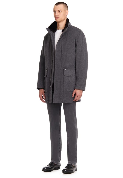 куртка  по цене 194340 руб вид справа