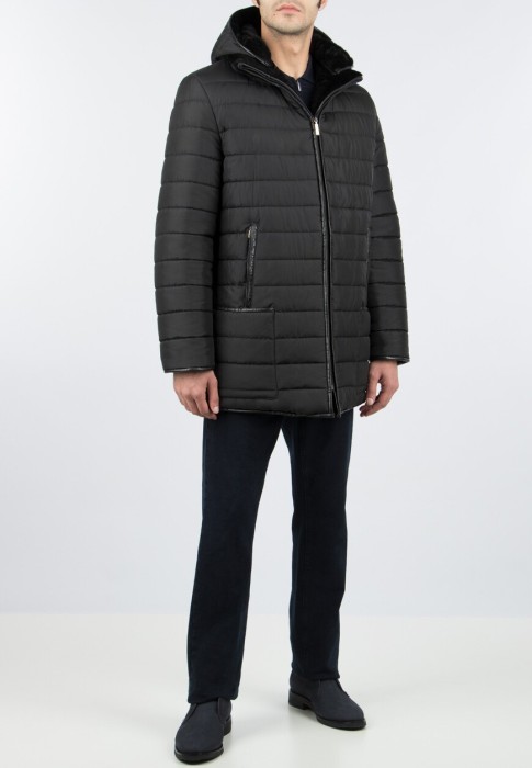 Товар черного цвета с внутренней стороны