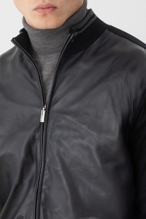 куртка  из италии вид сбоку