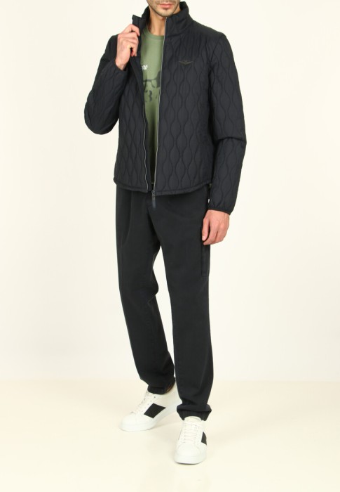 куртка  по цене 28630 руб вид справа