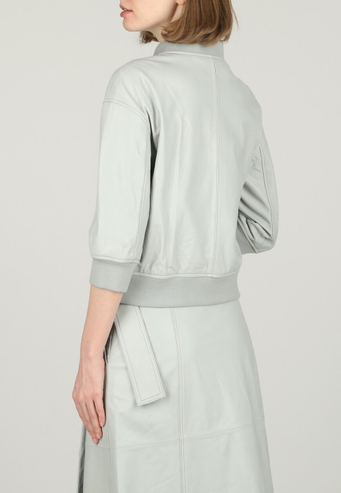 Товар голубого цвета с внутренней стороны