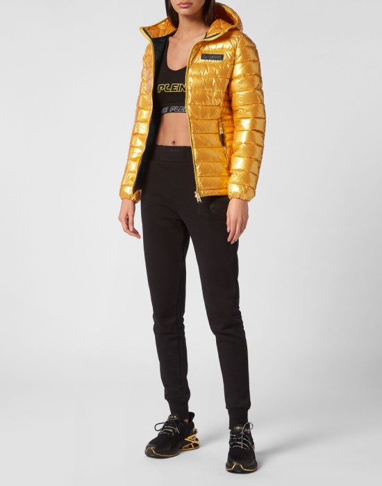 Товар золотого цвета с внутренней стороны