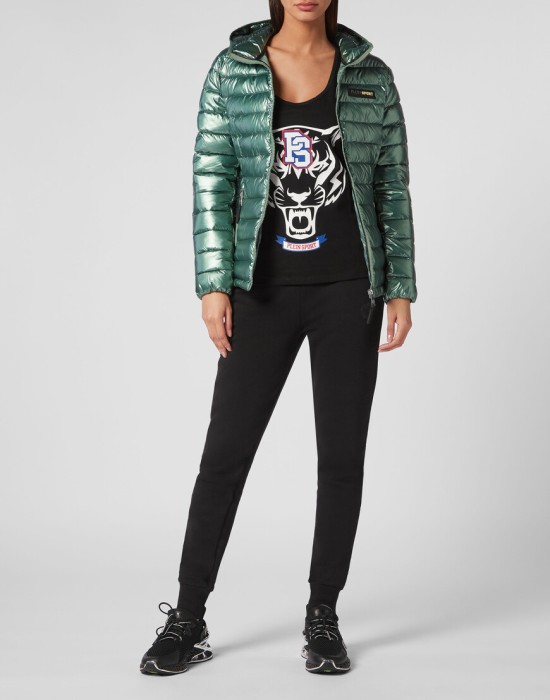 Товар зеленого цвета с внутренней стороны