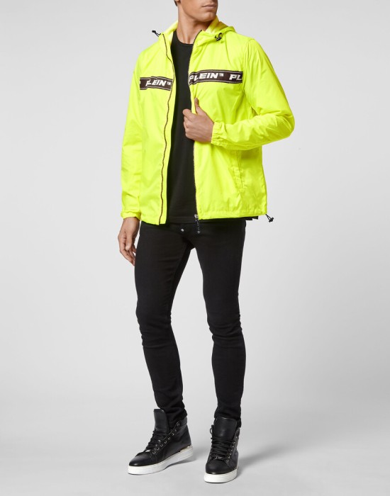 Товар желтого цвета с внутренней стороны