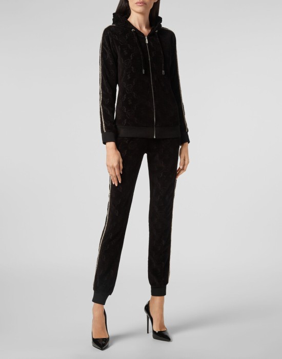 Товар черного цвета с внутренней стороны