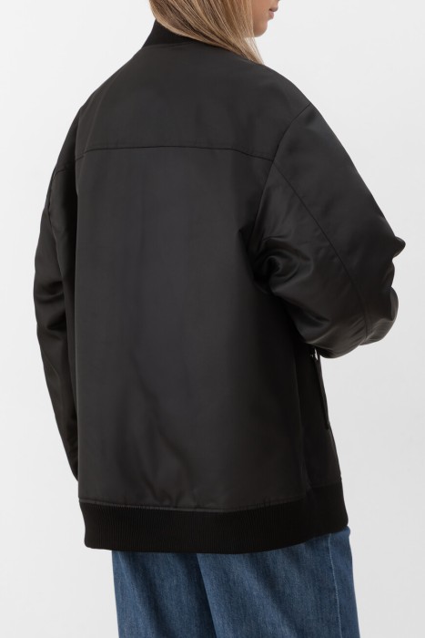 куртка  по цене 90800 руб вид справа