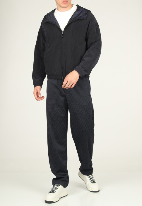 Товар синего цвета с внутренней стороны