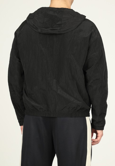 Товар черного цвета с внутренней стороны