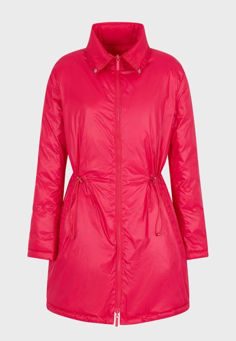 Товар красного цвета с внутренней стороны