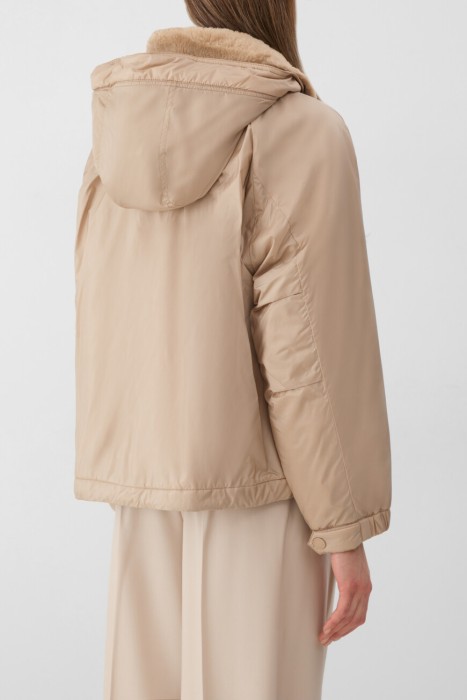 куртка  от бренда max mara вид слева