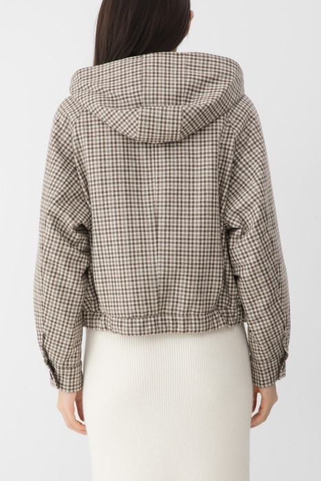 куртка  по цене 324600 руб вид справа