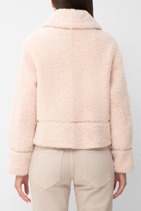 куртка  по цене 282000 руб вид справа