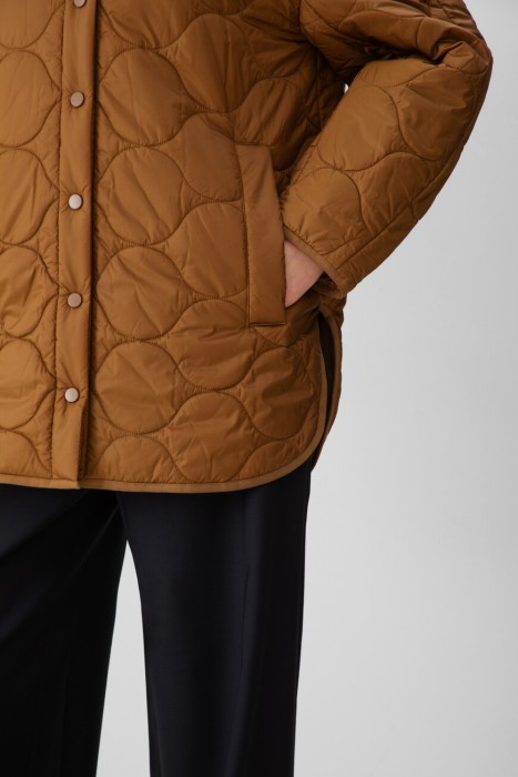 Товар коричневого цвета с внутренней стороны