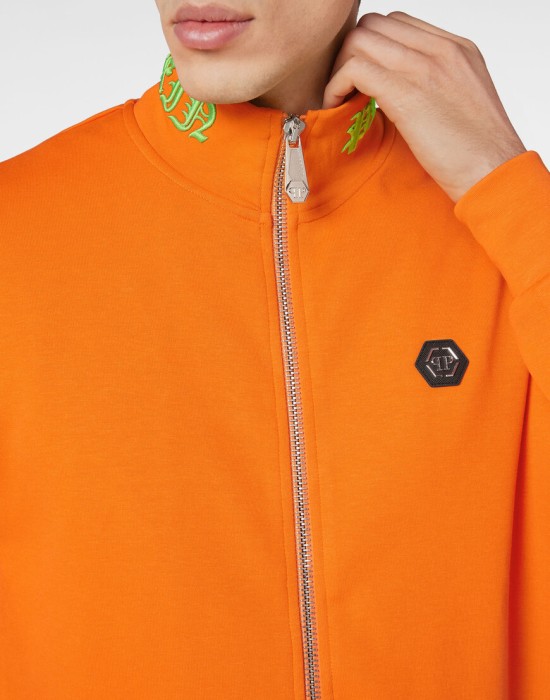 Товар оранжевого цвета с внутренней стороны