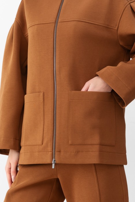 Товар коричневого цвета с внутренней стороны