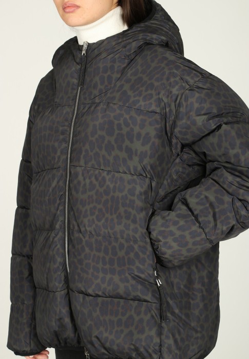 куртка  для взрослого возраста с изнаночной стороны