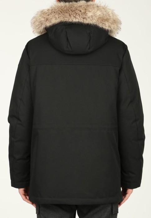 Товар черного цвета с внутренней стороны