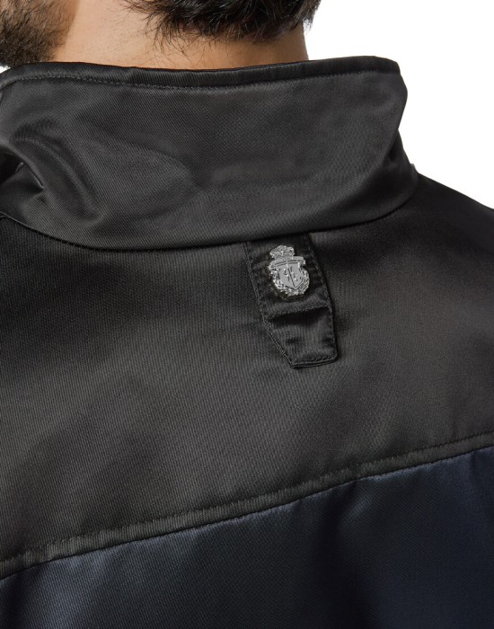 куртка  из проверенных материалов спереди