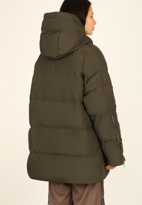 Товар зеленого цвета с внутренней стороны