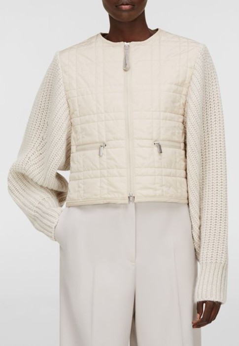 Товар белого цвета с внутренней стороны