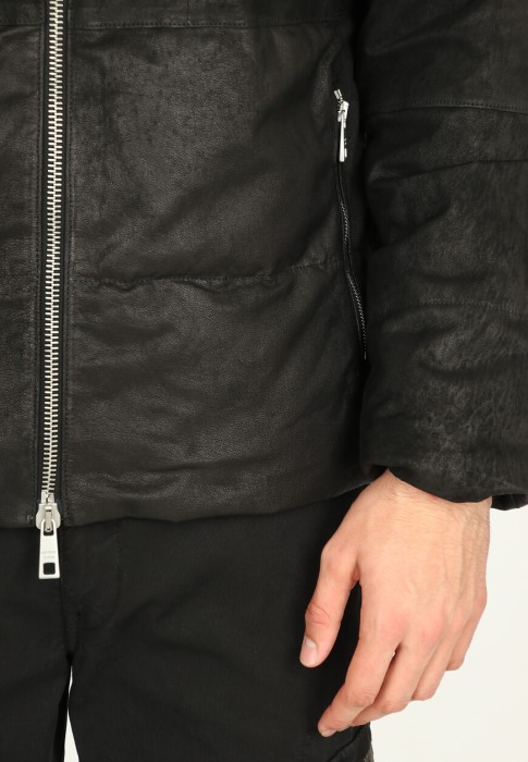 куртка  из проверенных материалов спереди