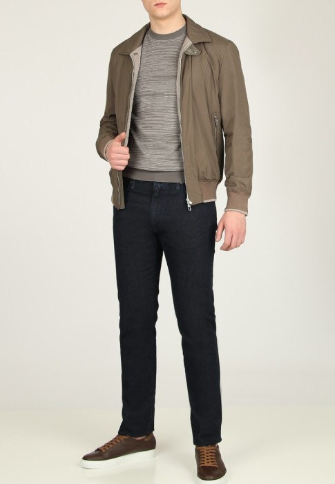 куртка  по цене 146930 руб вид справа