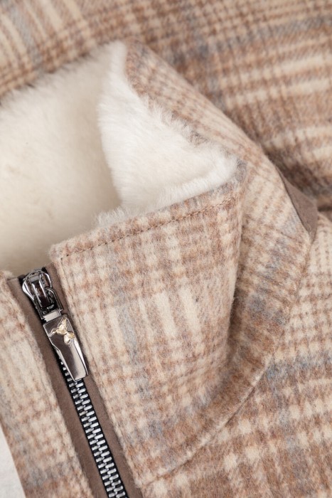 куртка  для взрослого возраста с изнаночной стороны