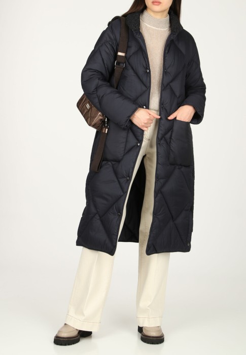 куртка  по цене 192900 руб вид справа