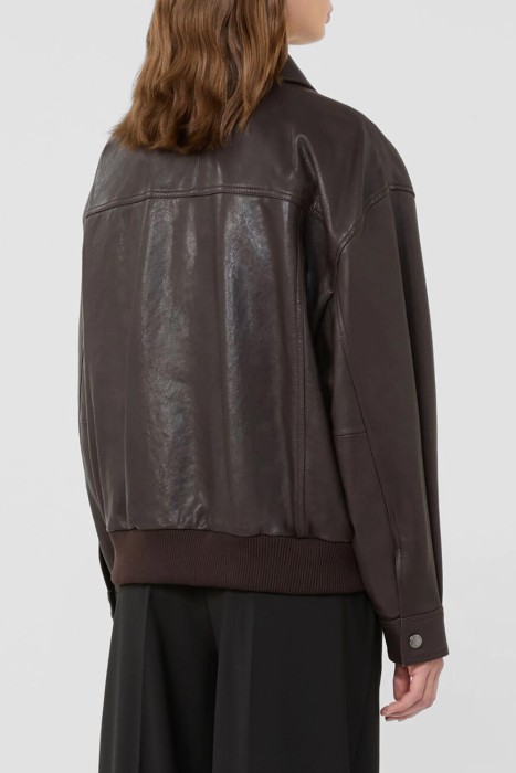 куртка  по цене 117500 руб вид справа